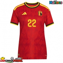 Camisa de Futebol Bélgica Alexis Saelemaekers #22 Equipamento Principal Mulheres Mundo 2026 Manga Curta